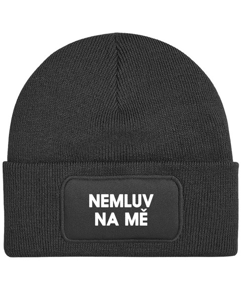 Čepice s obdélníkovou nášivkou Nemluv na mě